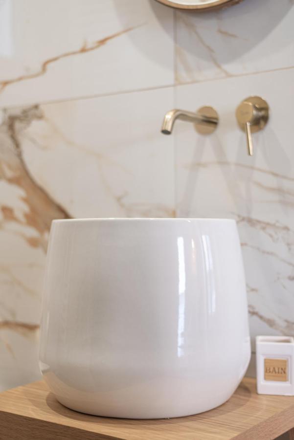 2bdroom Plaka Apartment Athens