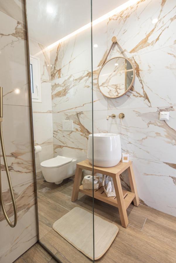 2bdroom Plaka Athens